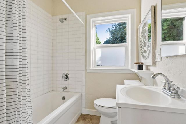 845 Woodland AVE, San Leandro, CA 94577