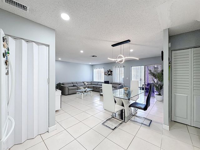 3586 La Playas Court D2, Greenacres, FL 33463