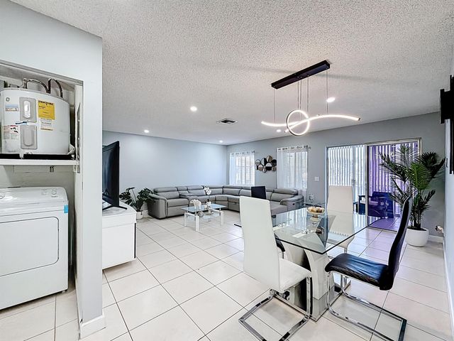 3586 La Playas Court D2, Greenacres, FL 33463