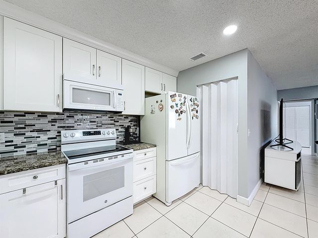 3586 La Playas Court D2, Greenacres, FL 33463