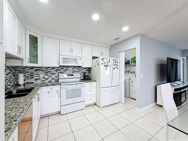 3586 La Playas Court D2, Greenacres, FL 33463