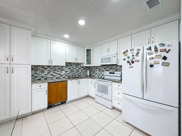 3586 La Playas Court D2, Greenacres, FL 33463