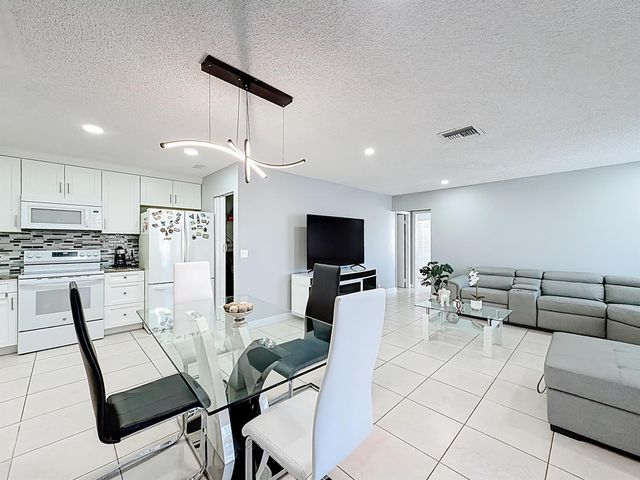 3586 La Playas Court D2, Greenacres, FL 33463