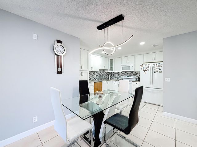 3586 La Playas Court D2, Greenacres, FL 33463