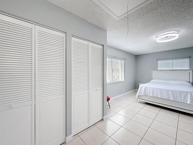 3586 La Playas Court D2, Greenacres, FL 33463