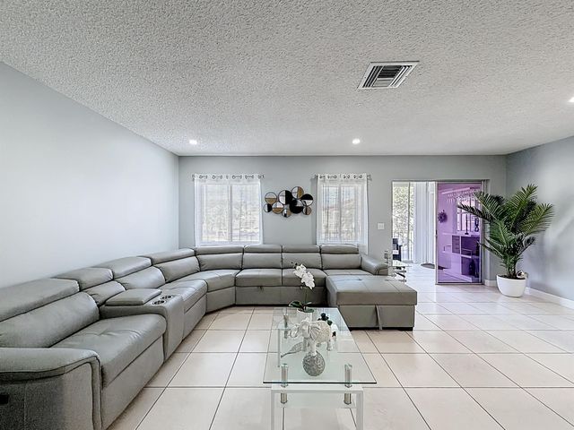 3586 La Playas Court D2, Greenacres, FL 33463