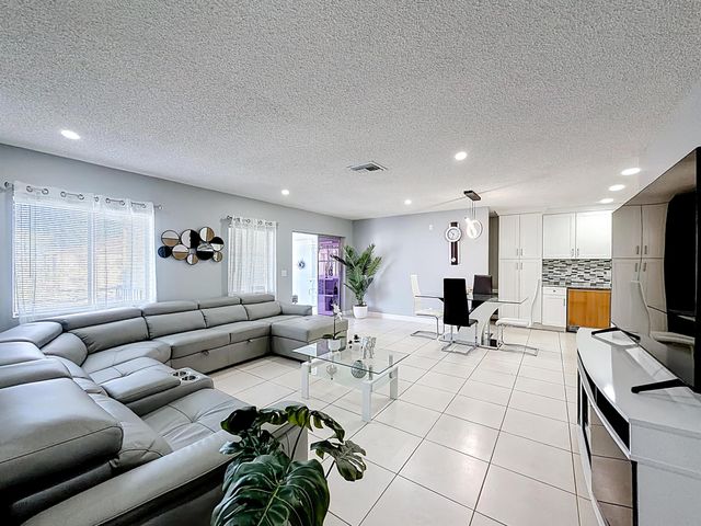 3586 La Playas Court D2, Greenacres, FL 33463