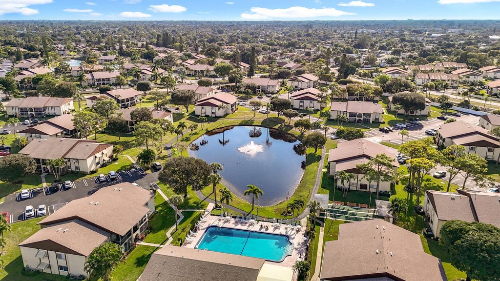 3586 La Playas Court D2, Greenacres, FL 33463