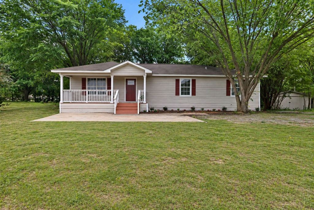 268 Tweedy Bird Lane, Whitewright, TX 75491