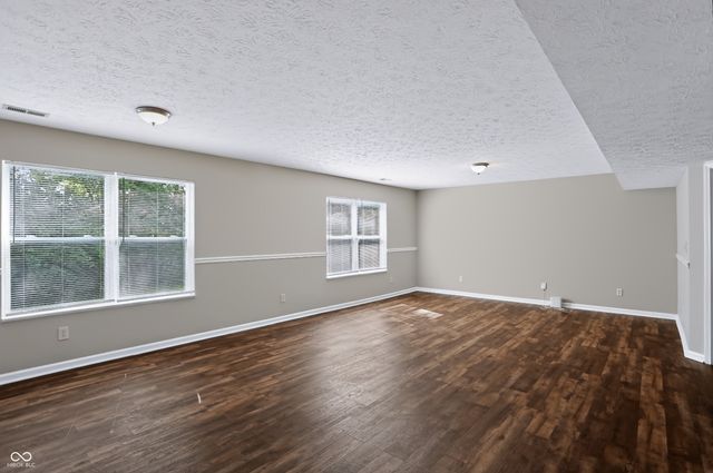 5439 Lake Boggs Street, Indianapolis, IN 46254