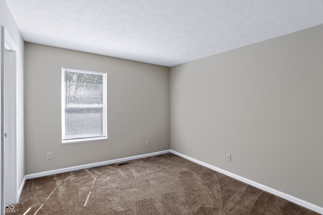 5439 Lake Boggs Street, Indianapolis, IN 46254