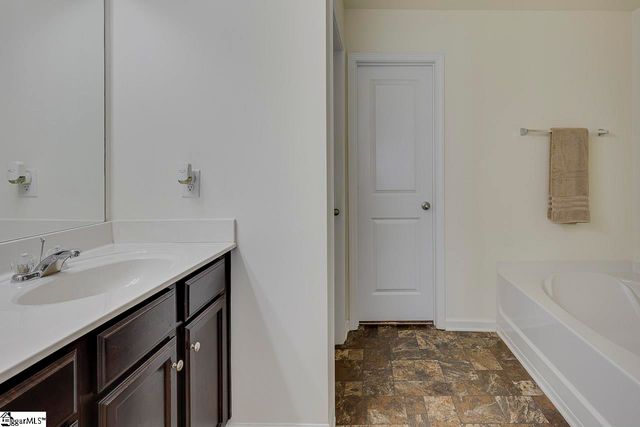 222 Golden Bear Walk, Duncan, SC 29334