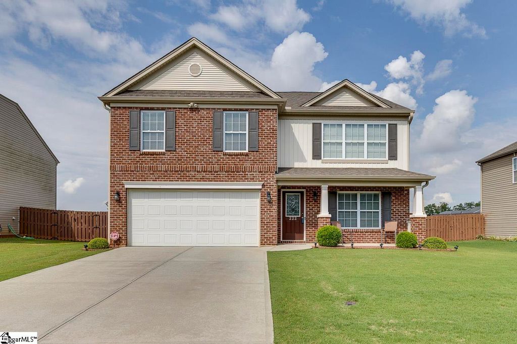 222 Golden Bear Walk, Duncan, SC 29334