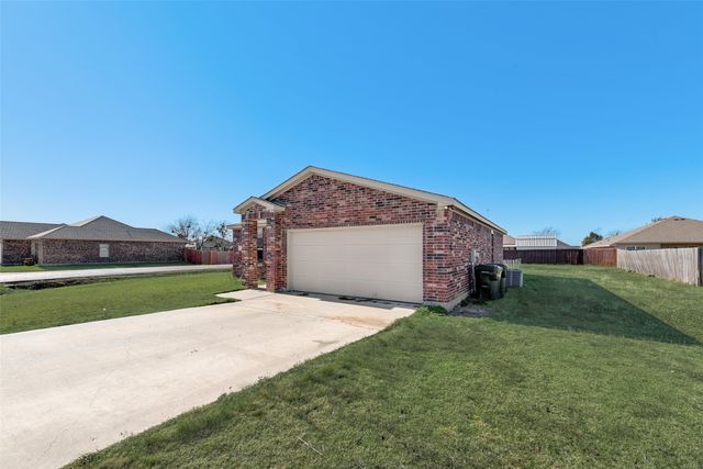 2716 William Street, Mabank, TX 75147