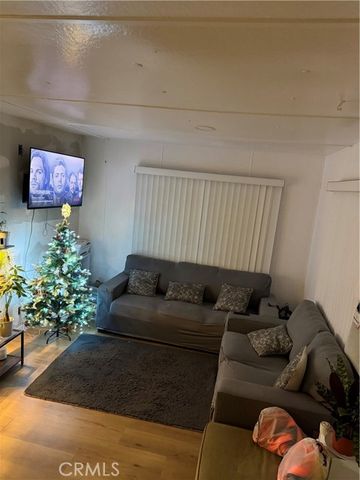 250 N Linden Avenue 148, Rialto, CA 92376