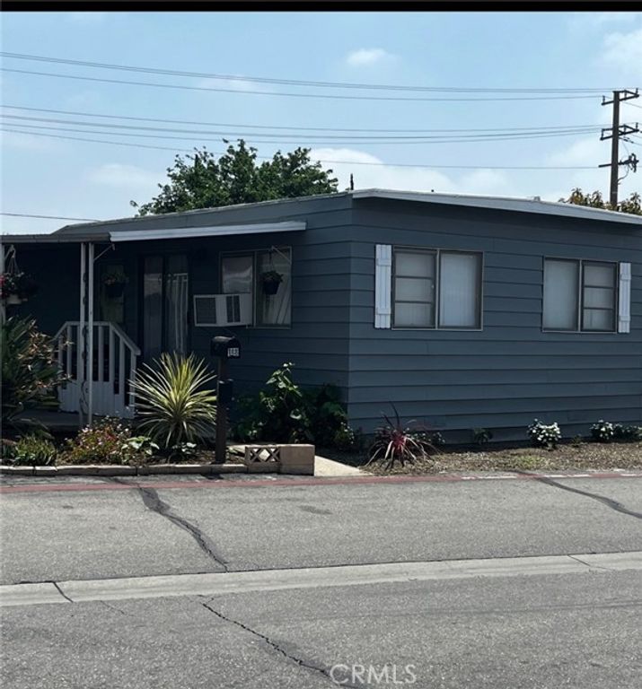 250 N Linden Avenue 148, Rialto, CA 92376