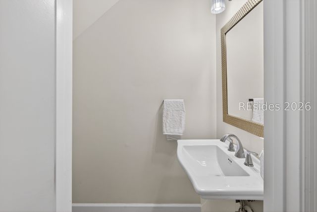 5 Gum Tree Rd Apt H15, Hilton Head Island, SC 29926