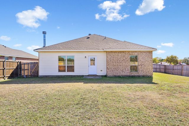 801 Cascade Drive, Glenn Heights, TX 75154