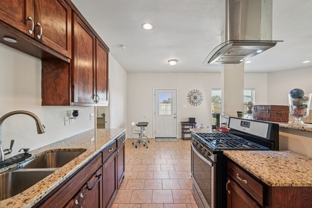 801 Cascade Drive, Glenn Heights, TX 75154