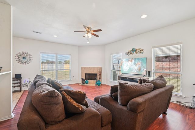 801 Cascade Drive, Glenn Heights, TX 75154