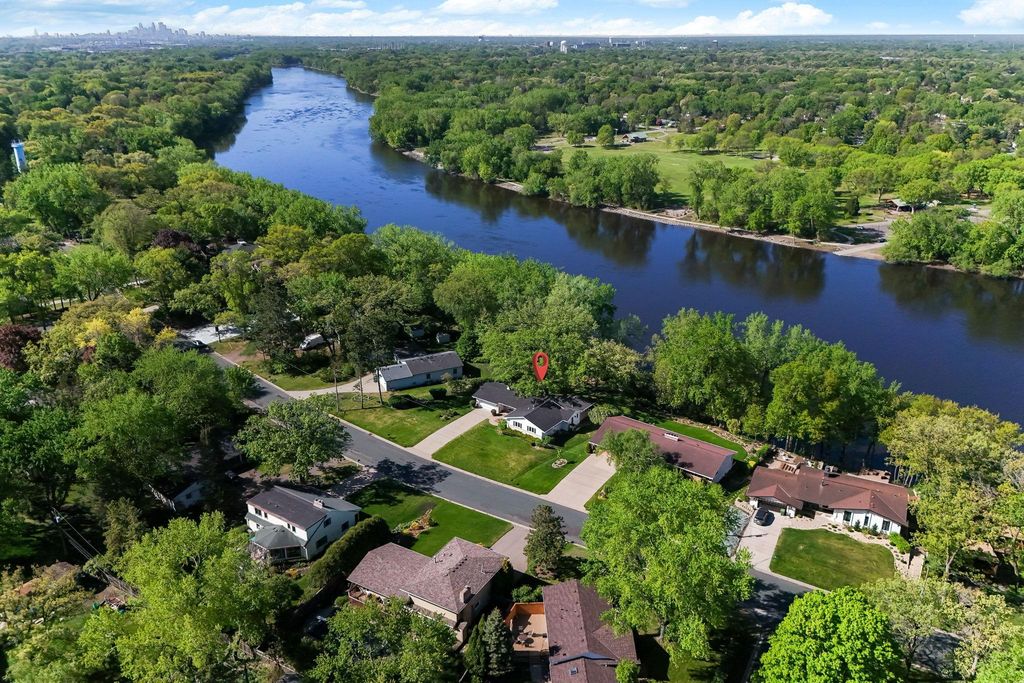 7610 Alden Way NE, Fridley, MN 55432