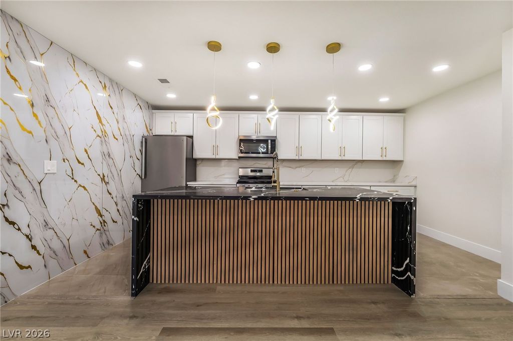 Image 10 of property listing at 2200 South Fort Apache Road 2073, Las Vegas, NV 89117