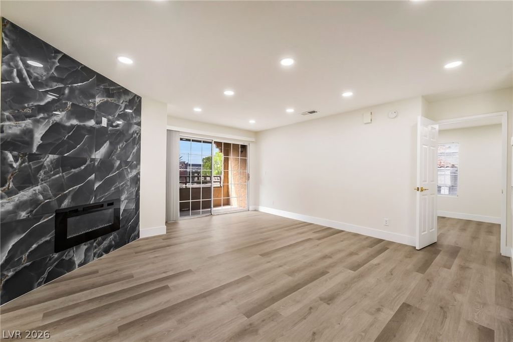 Image 14 of property listing at 2200 South Fort Apache Road 2073, Las Vegas, NV 89117