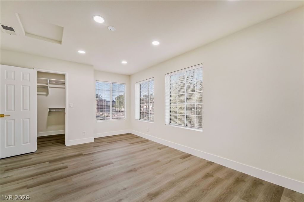 Image 16 of property listing at 2200 South Fort Apache Road 2073, Las Vegas, NV 89117
