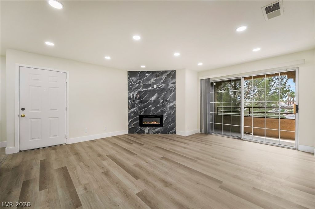 Image 19 of property listing at 2200 South Fort Apache Road 2073, Las Vegas, NV 89117
