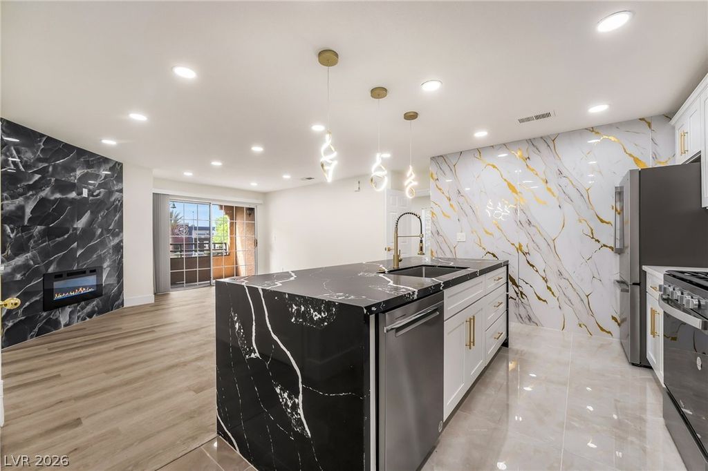 Image 2 of property listing at 2200 South Fort Apache Road 2073, Las Vegas, NV 89117