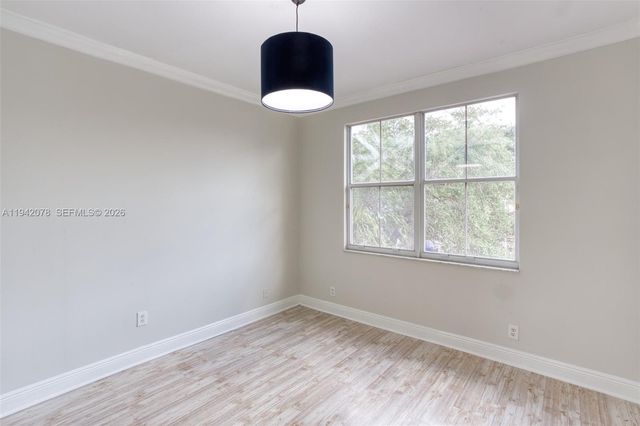 3755 SW 50th St, Hollywood, FL 33312