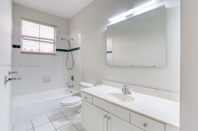 3755 SW 50th St, Hollywood, FL 33312