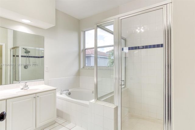 3755 SW 50th St, Hollywood, FL 33312