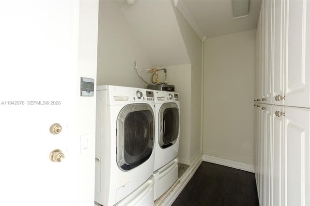 3755 SW 50th St, Hollywood, FL 33312