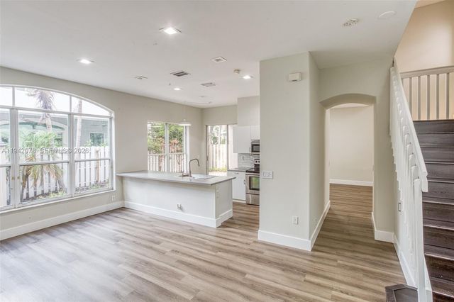 3755 SW 50th St, Hollywood, FL 33312