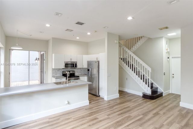 3755 SW 50th St, Hollywood, FL 33312