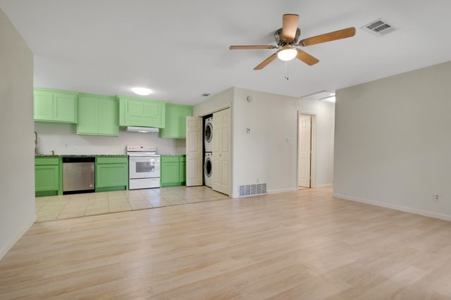 2821 N Bell Avenue, Denton, TX 76209