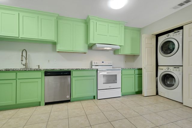 2821 N Bell Avenue, Denton, TX 76209