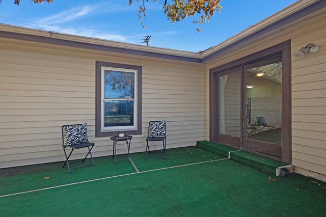 2821 N Bell Avenue, Denton, TX 76209