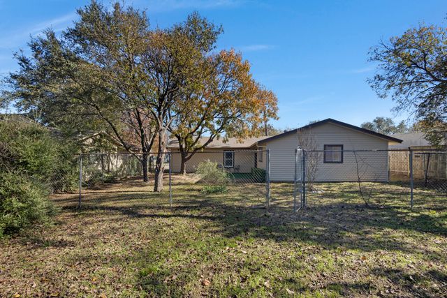 2821 N Bell Avenue, Denton, TX 76209