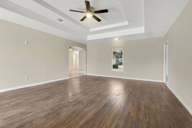 2821 N Bell Avenue, Denton, TX 76209