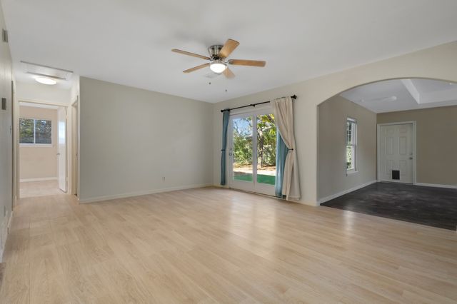 2821 N Bell Avenue, Denton, TX 76209