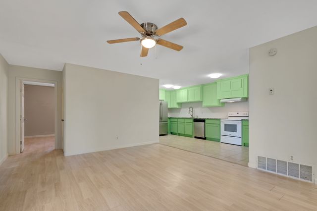 2821 N Bell Avenue, Denton, TX 76209