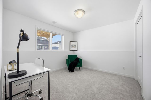 7373 22nd Street S, Fargo, ND 58104