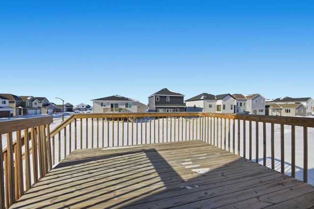 7373 22nd Street S, Fargo, ND 58104