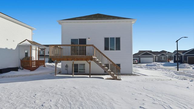 7373 22nd Street S, Fargo, ND 58104