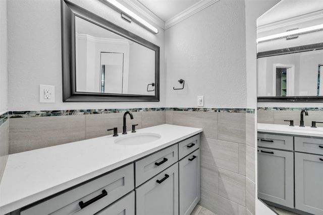 1205 Clover Hill Road, Mansfield, TX 76063