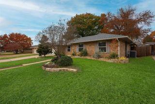 1205 Clover Hill Road, Mansfield, TX 76063