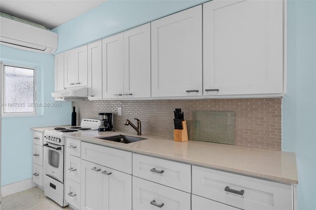 4228 N Ocean Dr 11, Lauderdale By The Sea, FL 33308