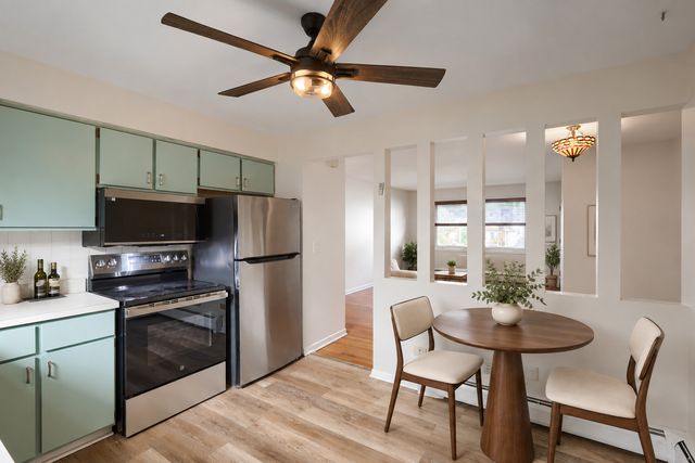 406 FRANKLIN Avenue 2D, River Forest, IL 60305